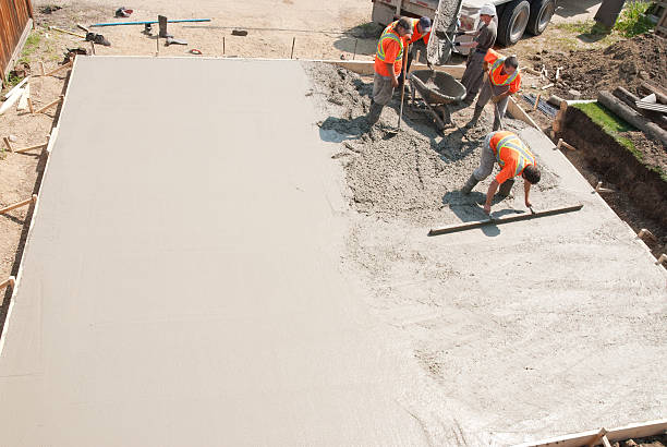  Santa Moni, CA Concrete contractor Pros